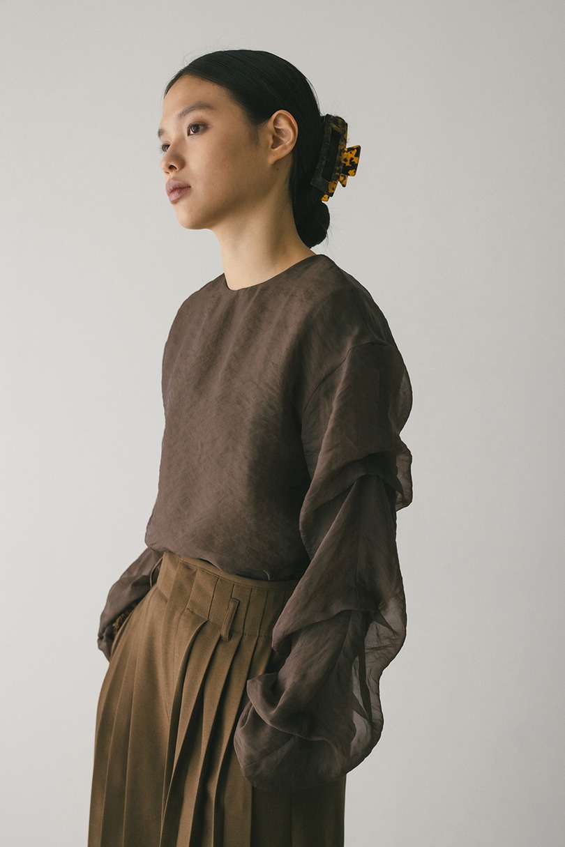 シアーレイヤードトップ