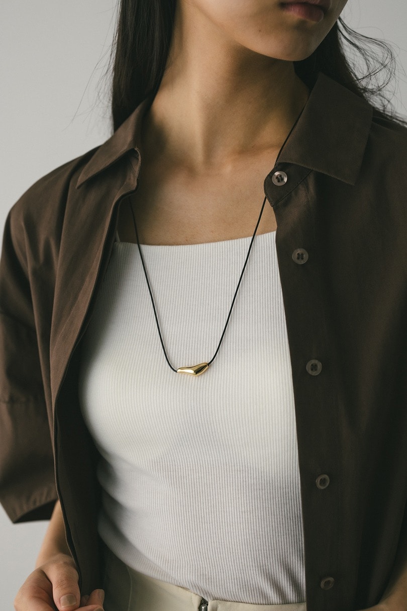 マルチウェイコードネックレス