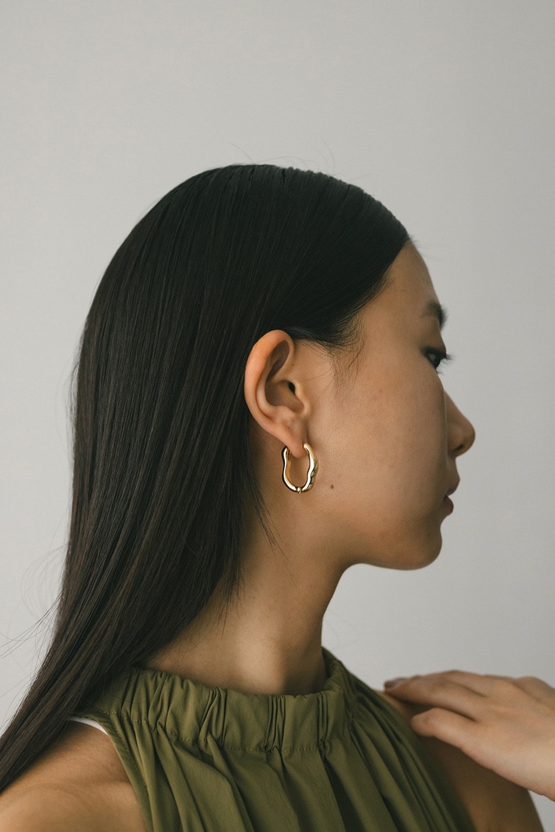 ウェーブラインフープピアス