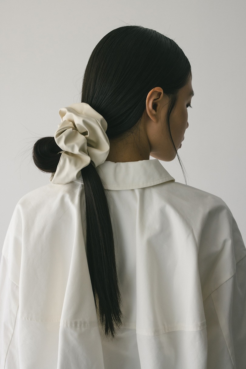 フェイクレザーシュシュ