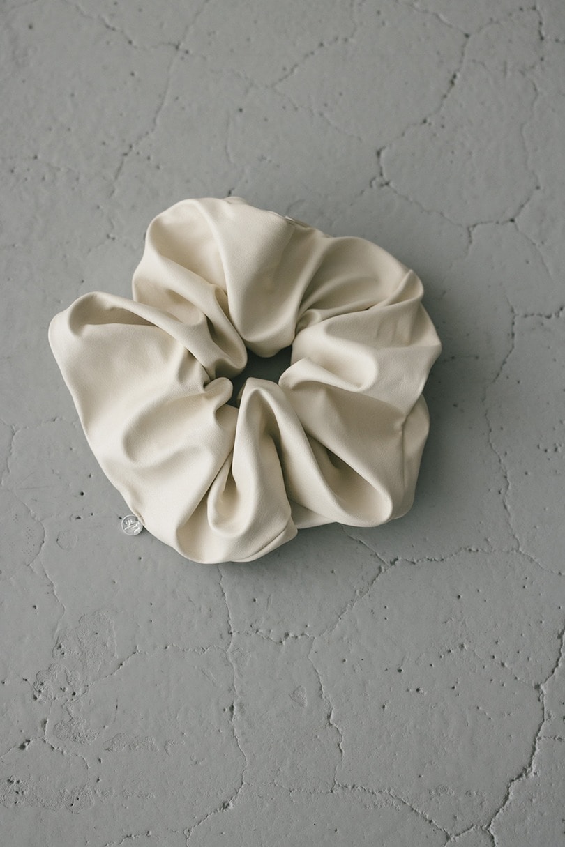 フェイクレザーシュシュ 詳細画像 IVOY 4