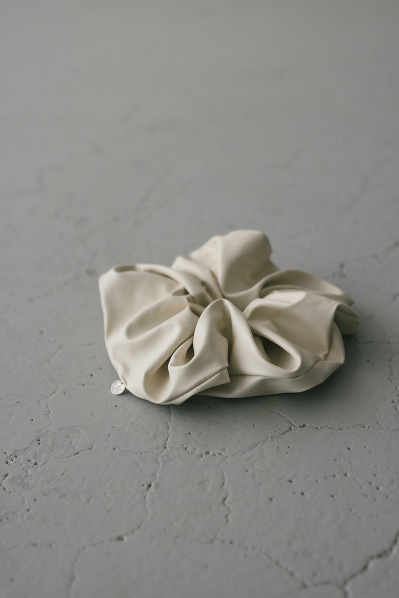 フェイクレザーシュシュ 詳細画像 IVOY 6