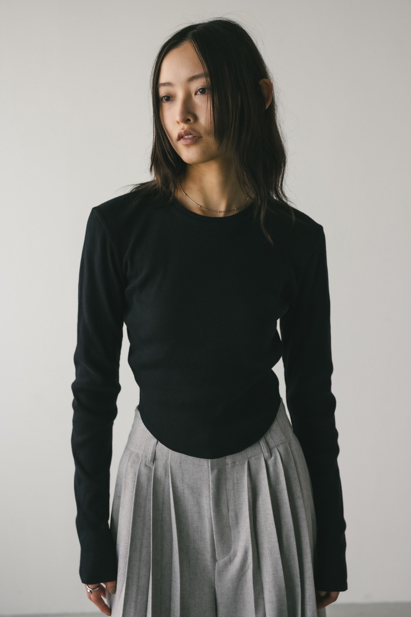 ヘムラウンドリブトップ