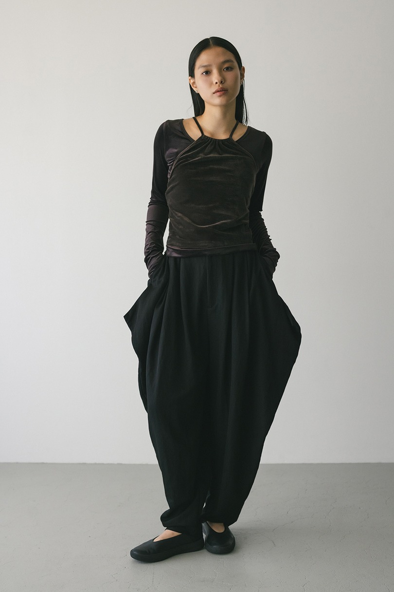 ドレープタックパンツ