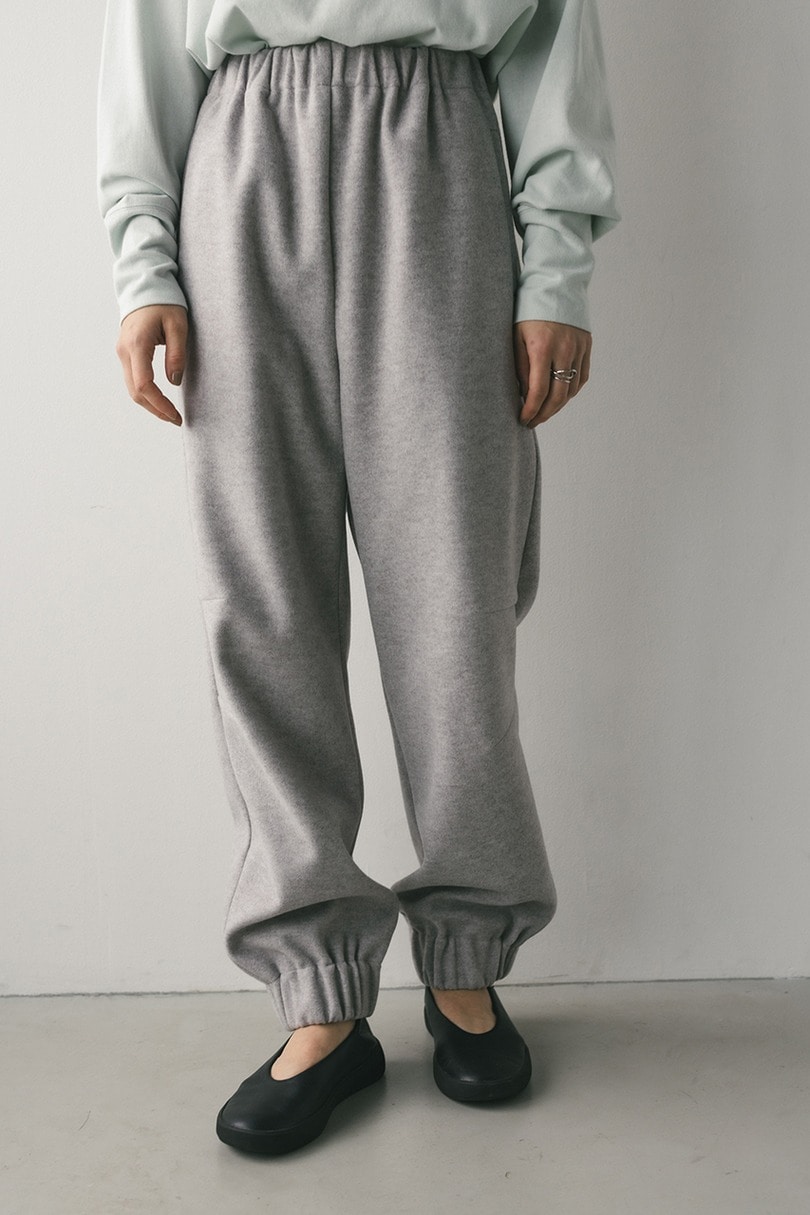 ヘムギャザーフォルムパンツ