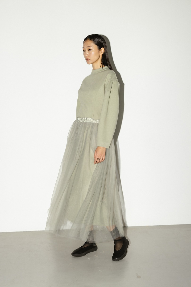 ショルダータックフォルムワンピース