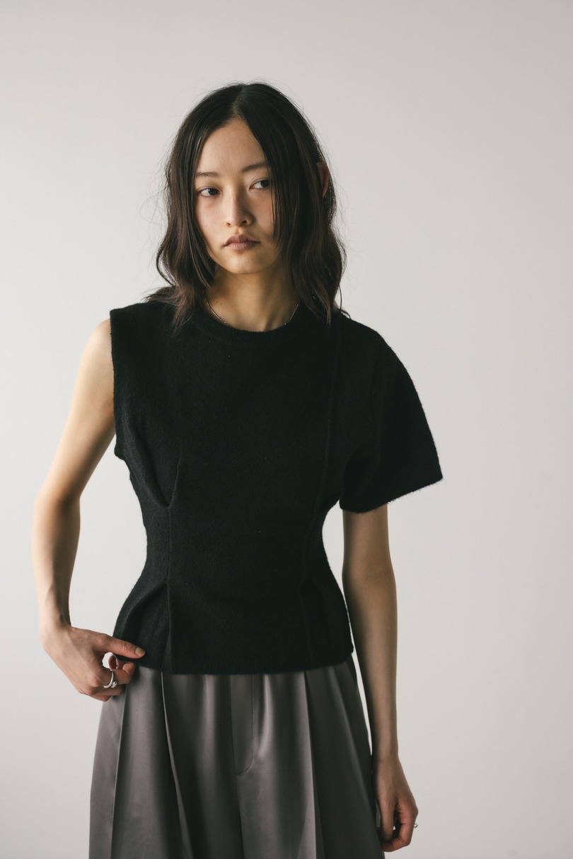 アシンメトリーニットトップ