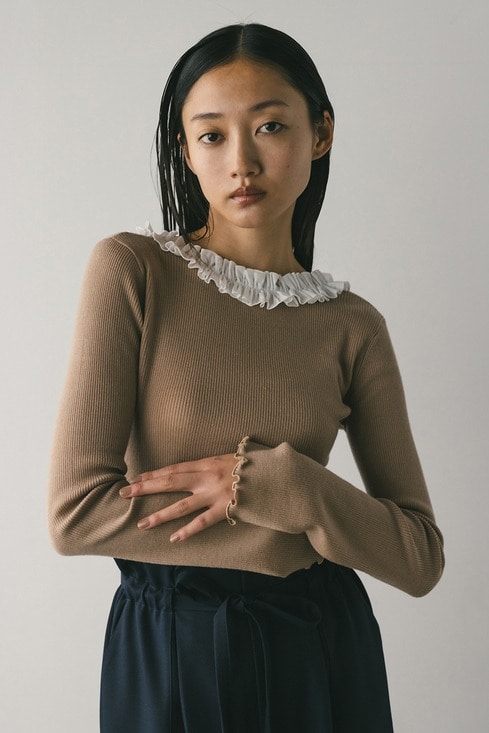完売商品　スタイルミキサー　バックオープンフリルニットトップ バックオープンフリルニットトップ｜STYLEMIXER（スタイルミキサー