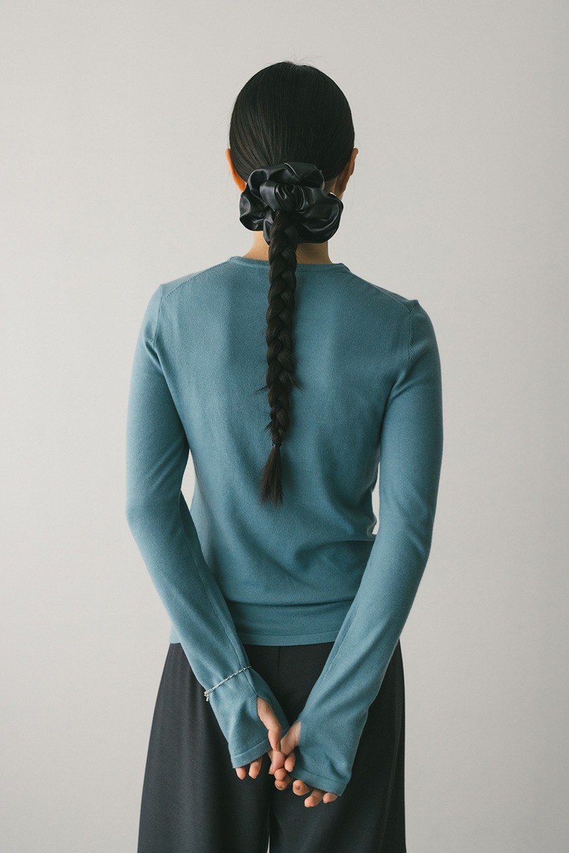 フィンガーホールクルーネックニット 詳細画像 BLU 9