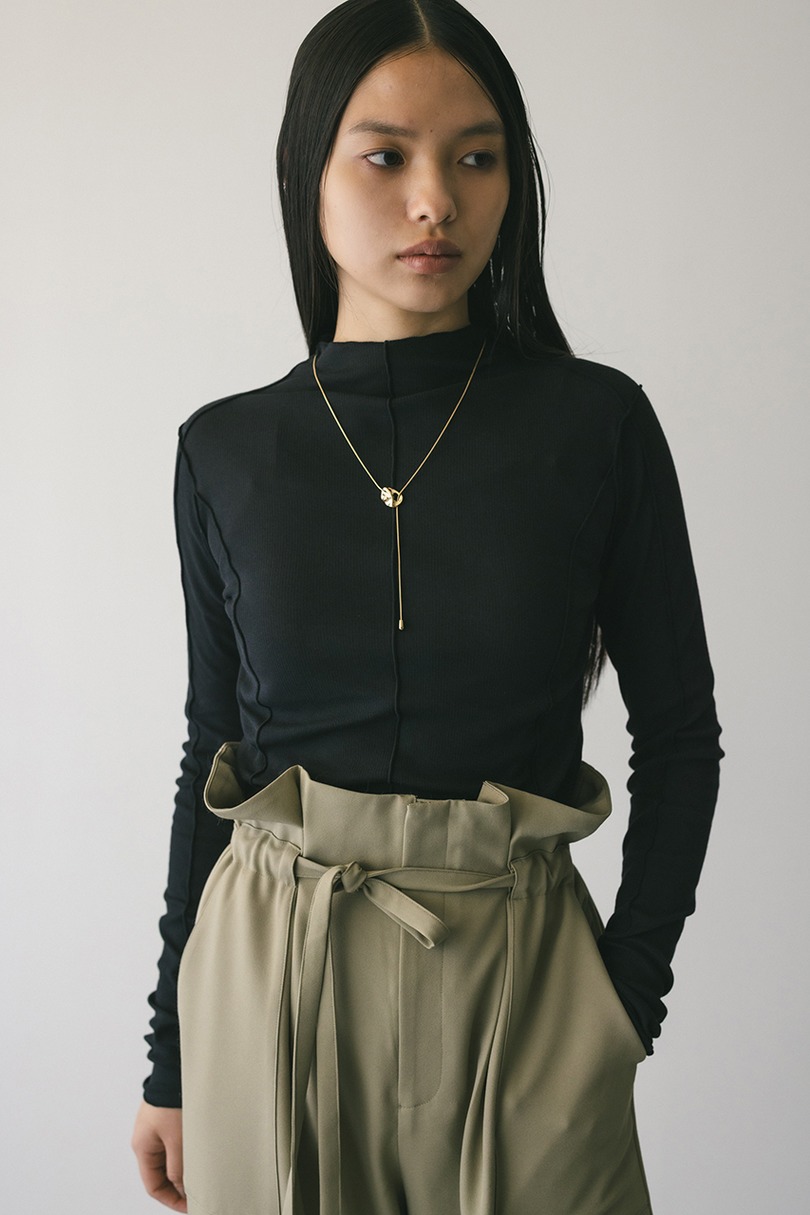 アウトシームカットトップ