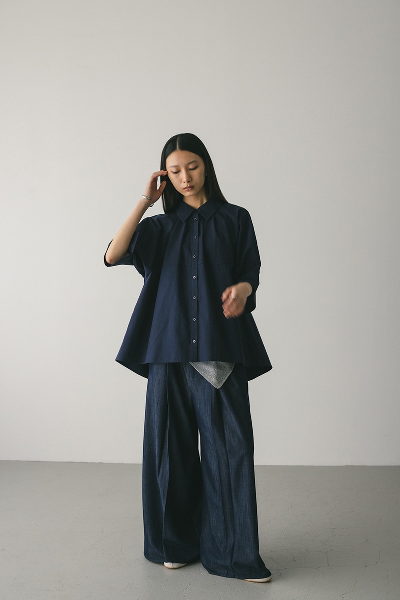 フォルムテントラインシャツ