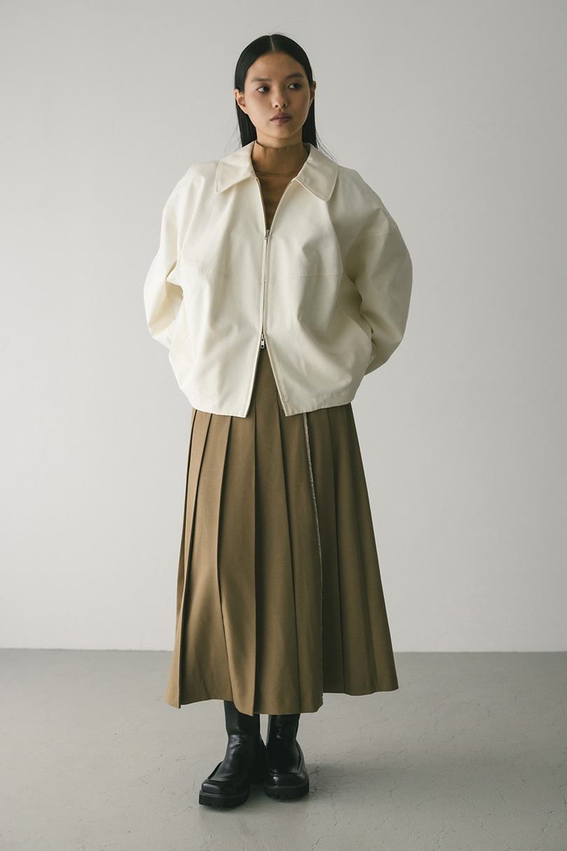 カーブフォルムライトブルゾン 詳細画像 WHT 2