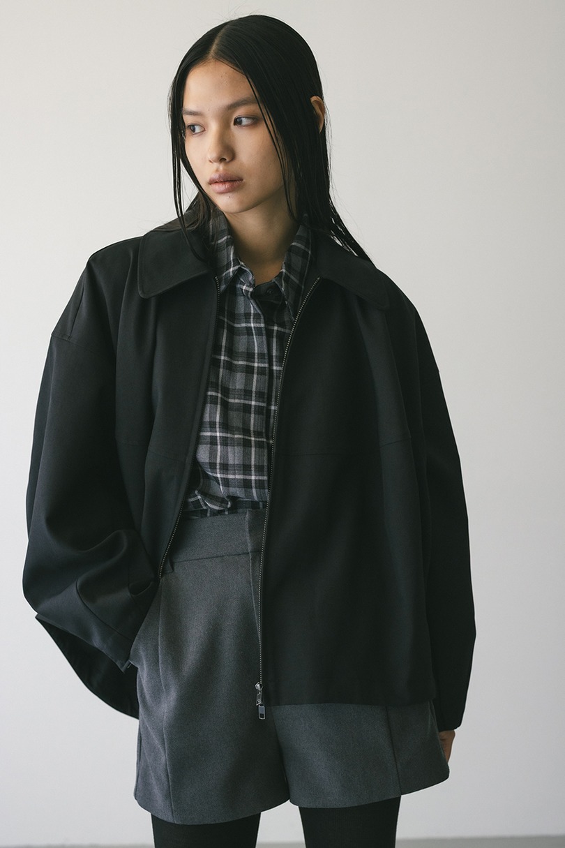 カーブフォルムライトブルゾン