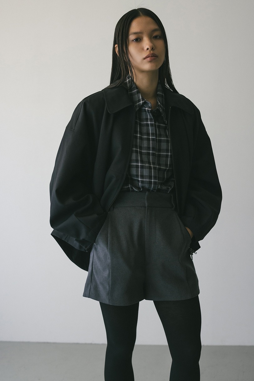 カーブフォルムライトブルゾン 詳細画像 BLK 3