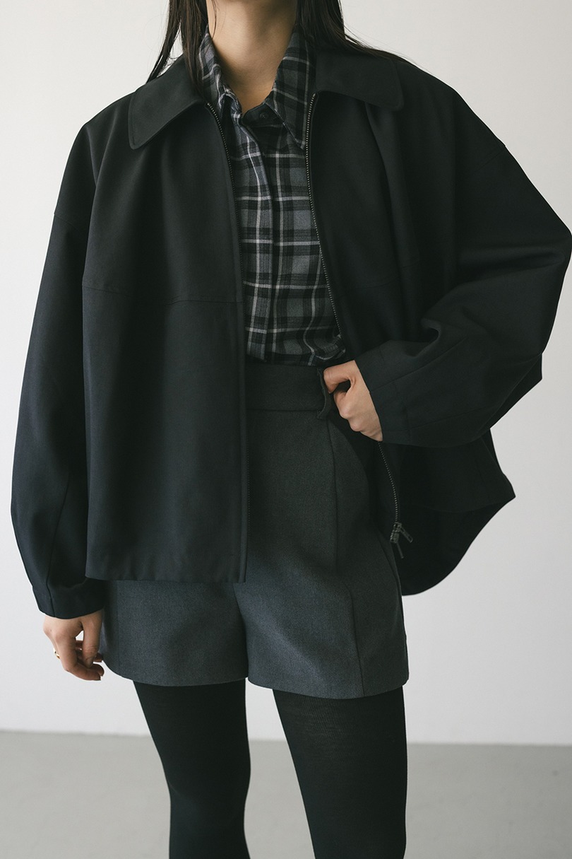 カーブフォルムライトブルゾン 詳細画像 BLK 4