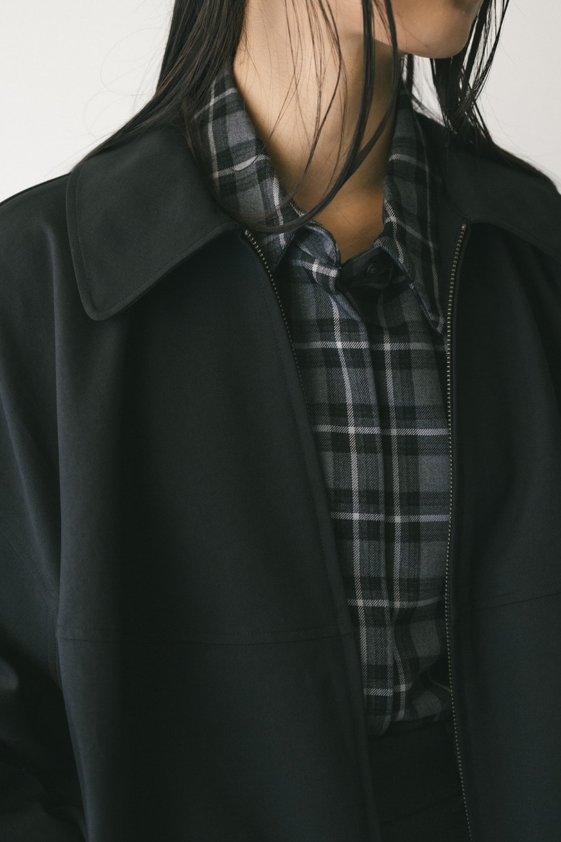 カーブフォルムライトブルゾン 詳細画像 BLK 5