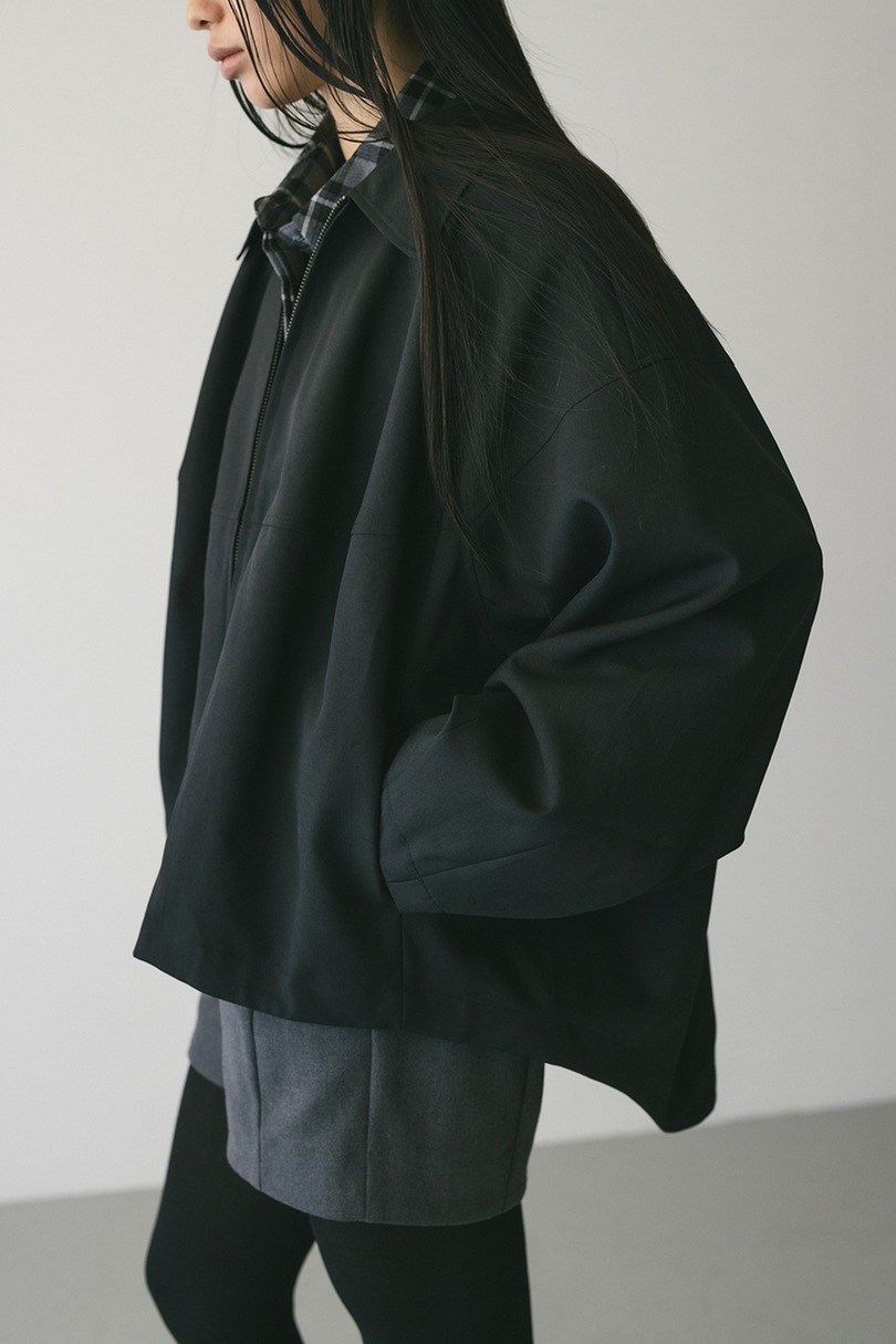 カーブフォルムライトブルゾン 詳細画像 BLK 6