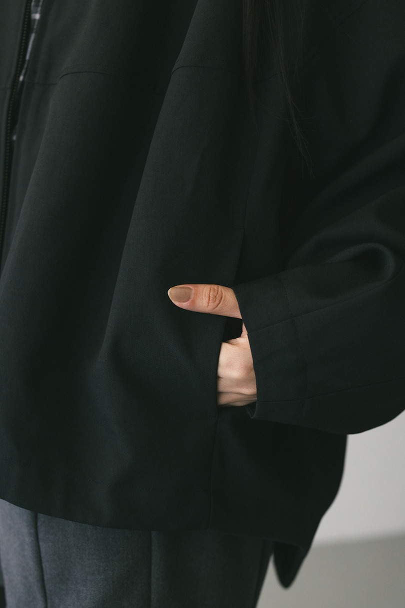 カーブフォルムライトブルゾン 詳細画像 BLK 7