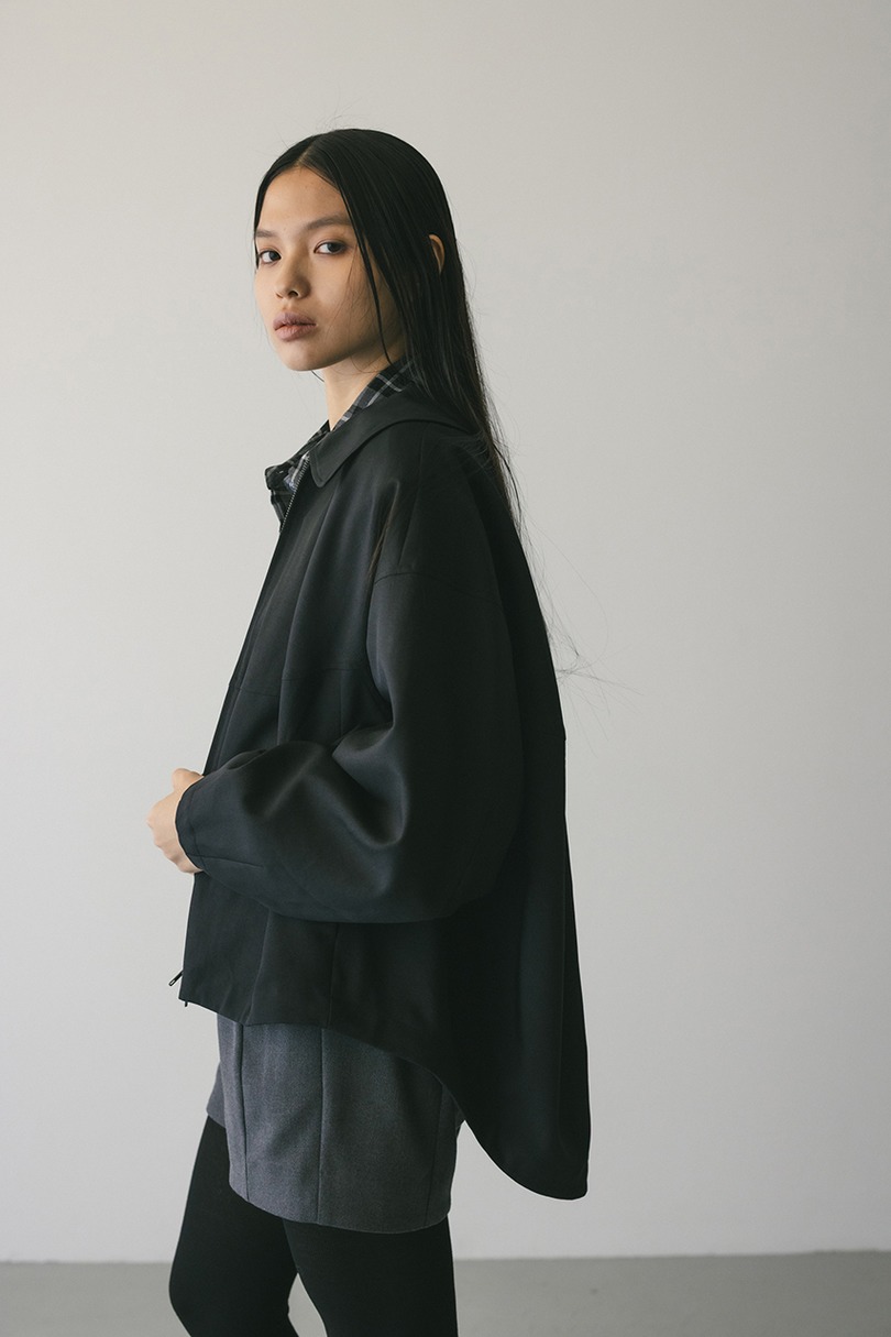 カーブフォルムライトブルゾン 詳細画像 BLK 8