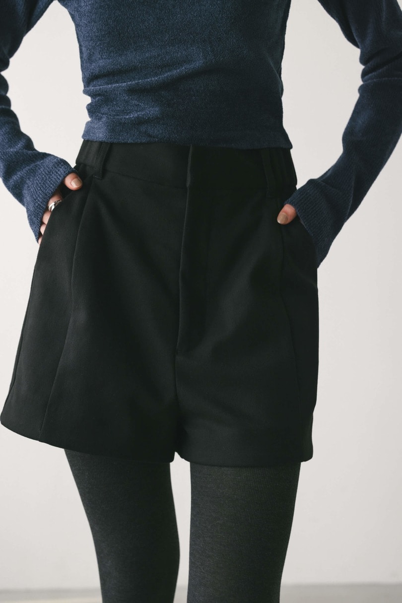 フォルムショートパンツ
