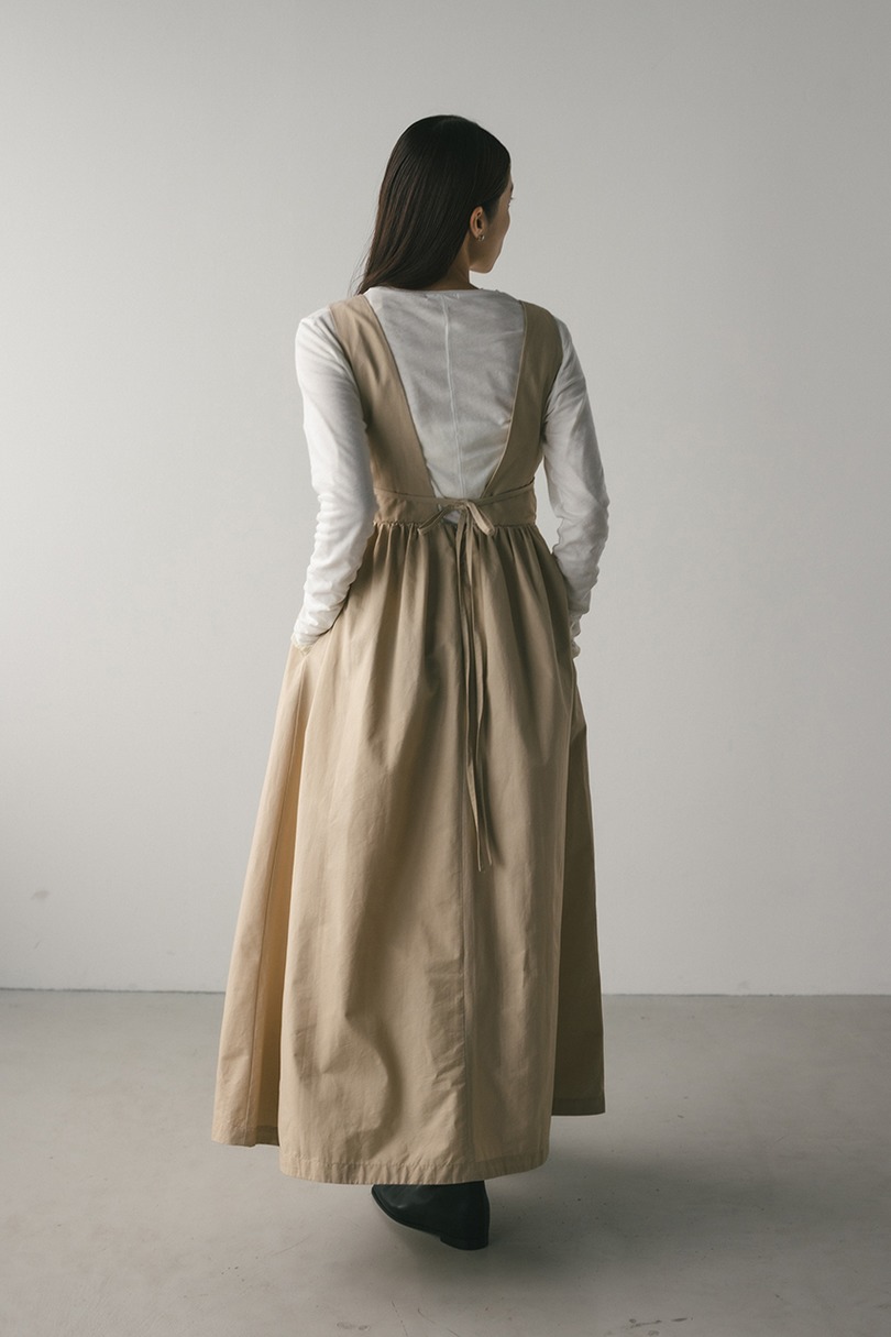 ディープVジャンパースカート