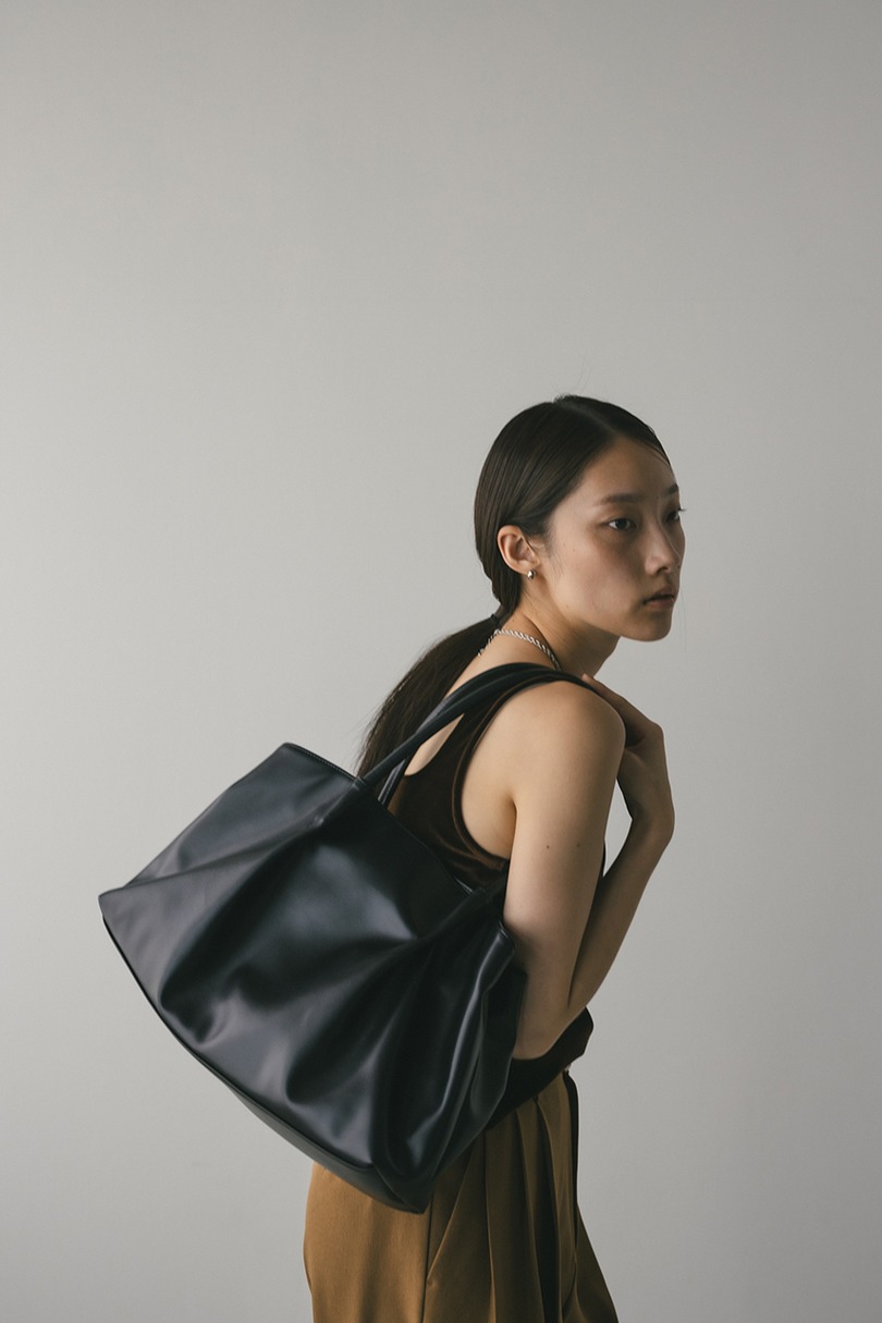 フォルムボストンバッグ