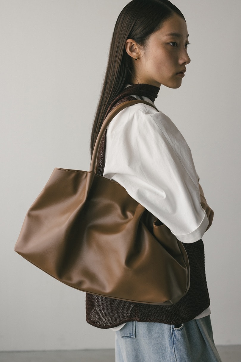 フォルムボストンバッグ