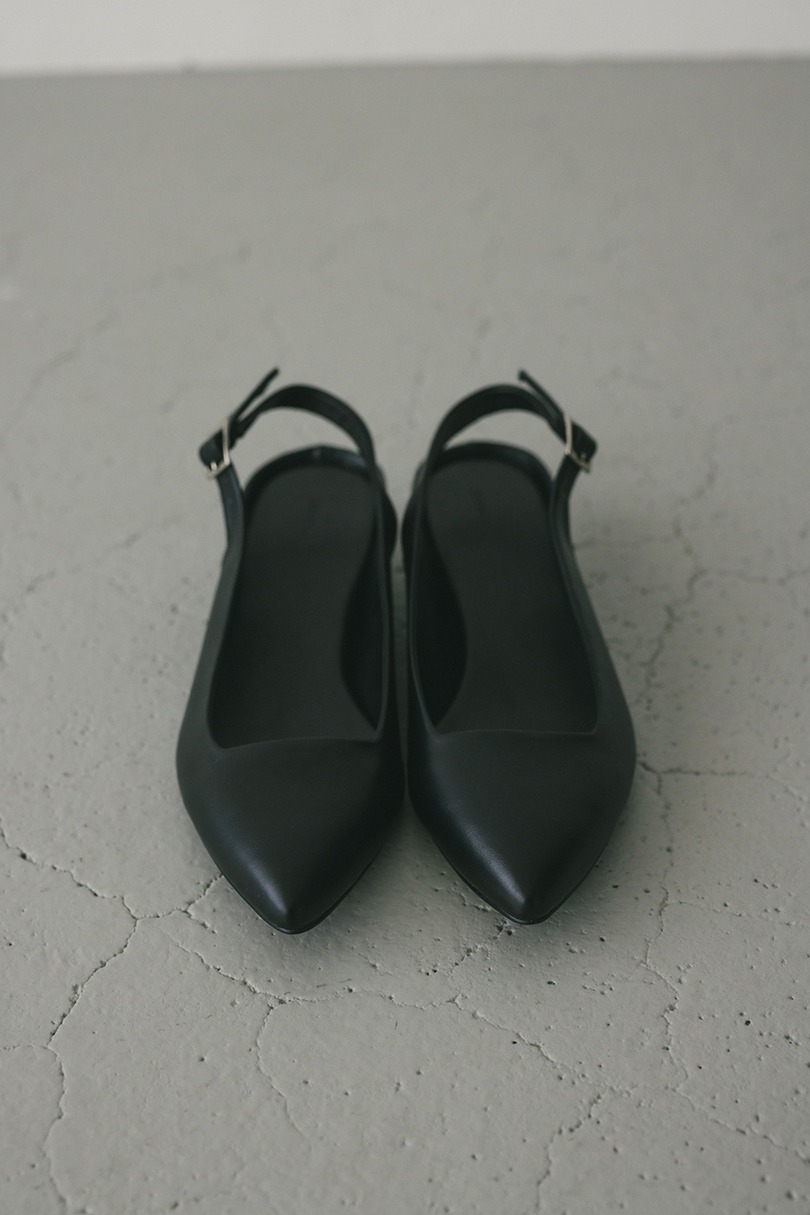 ストラップウエッジパンプス