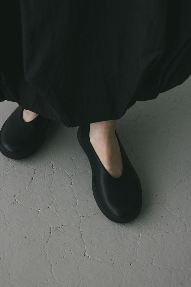 フラットソールシューズ