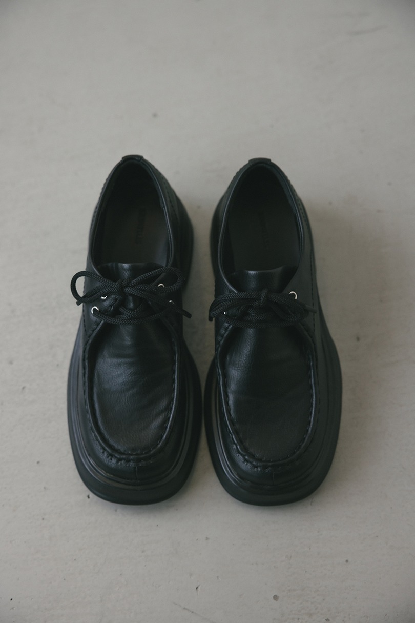 ボリュームソールレースアップローファー