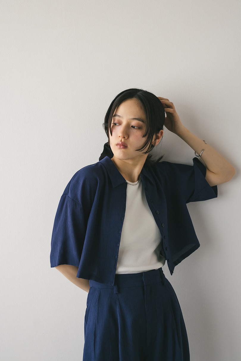 バックオープンワッシャーシャツ