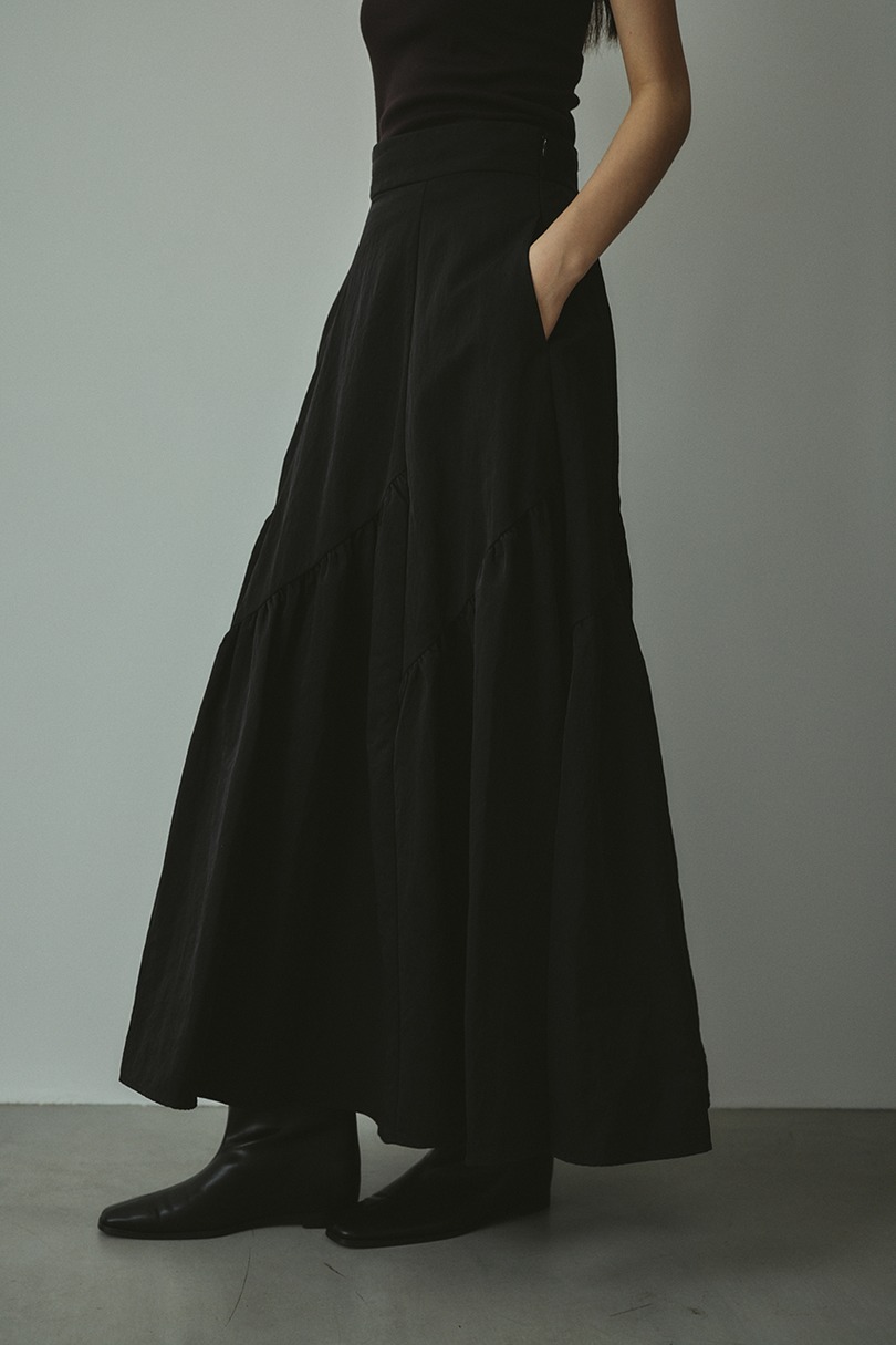 スラッシュパネルスカート