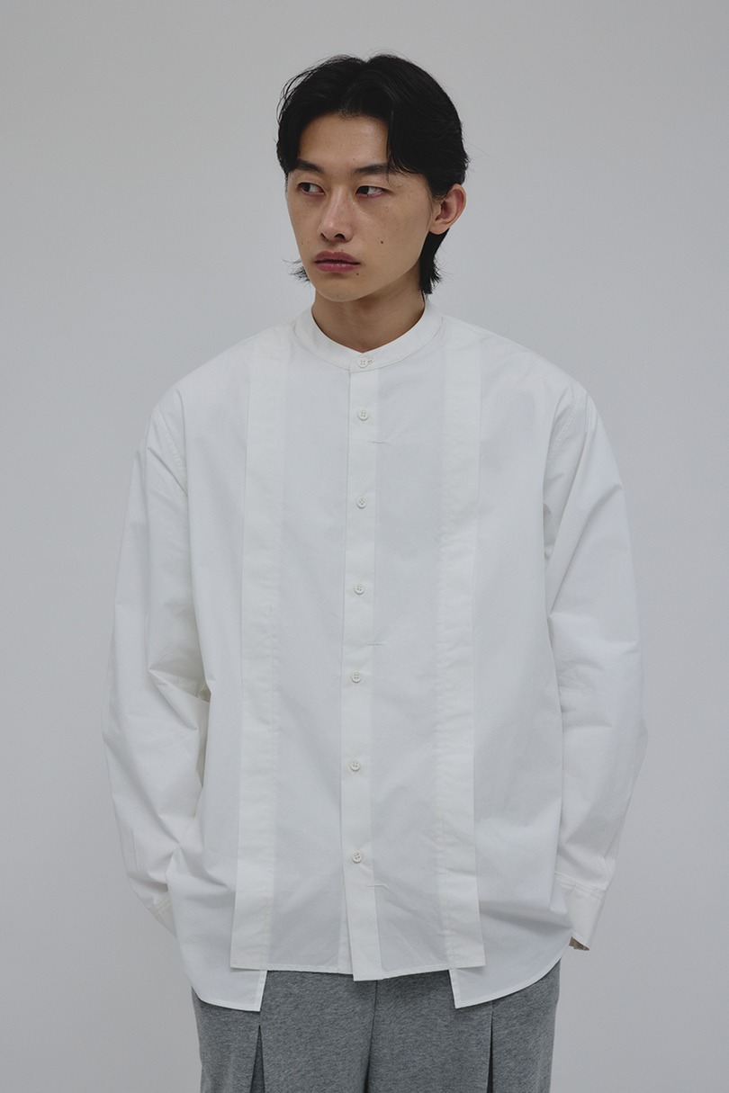 タックデザインノーカラーシャツ