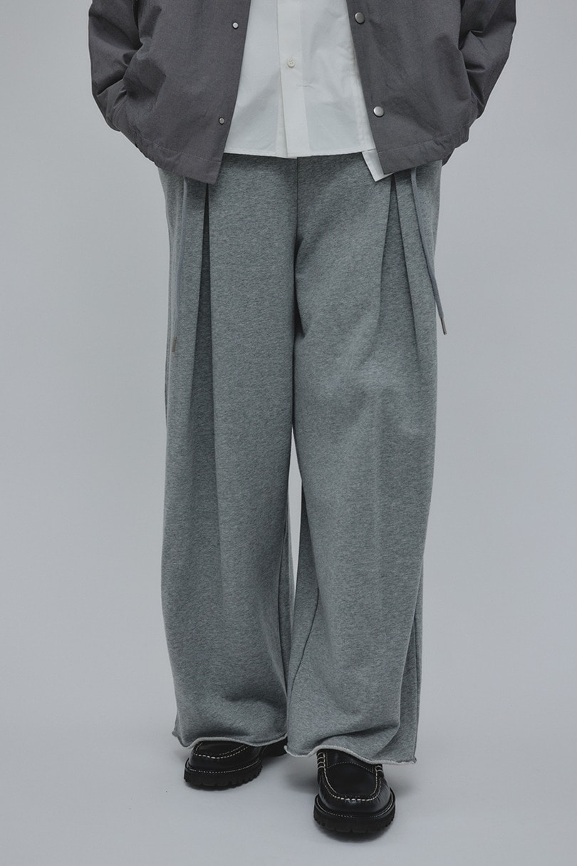ワイドタックスウェットパンツ