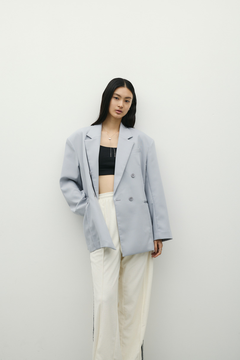 シームデザインテーラードジャケット