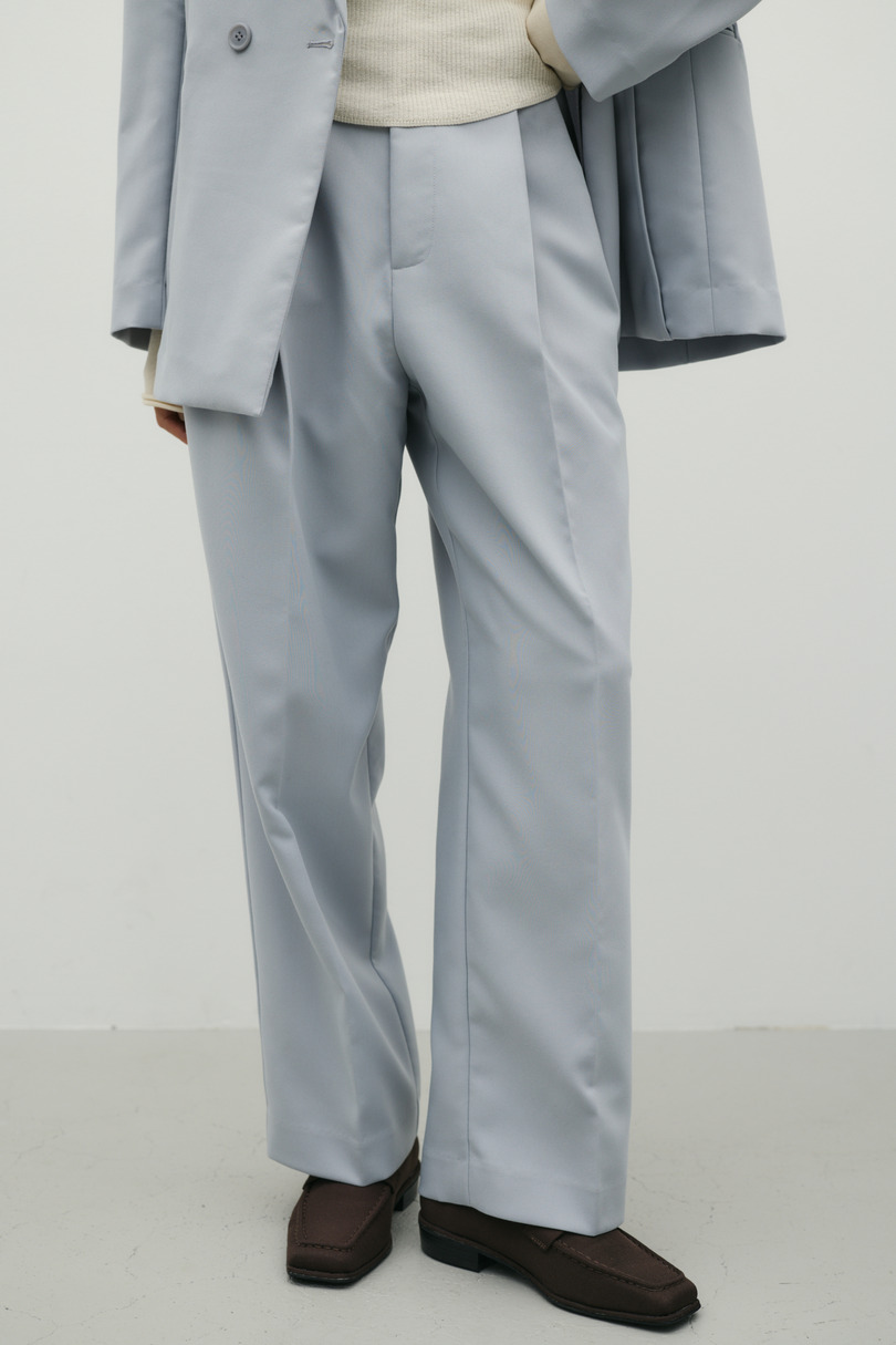 ストレートタックパンツ