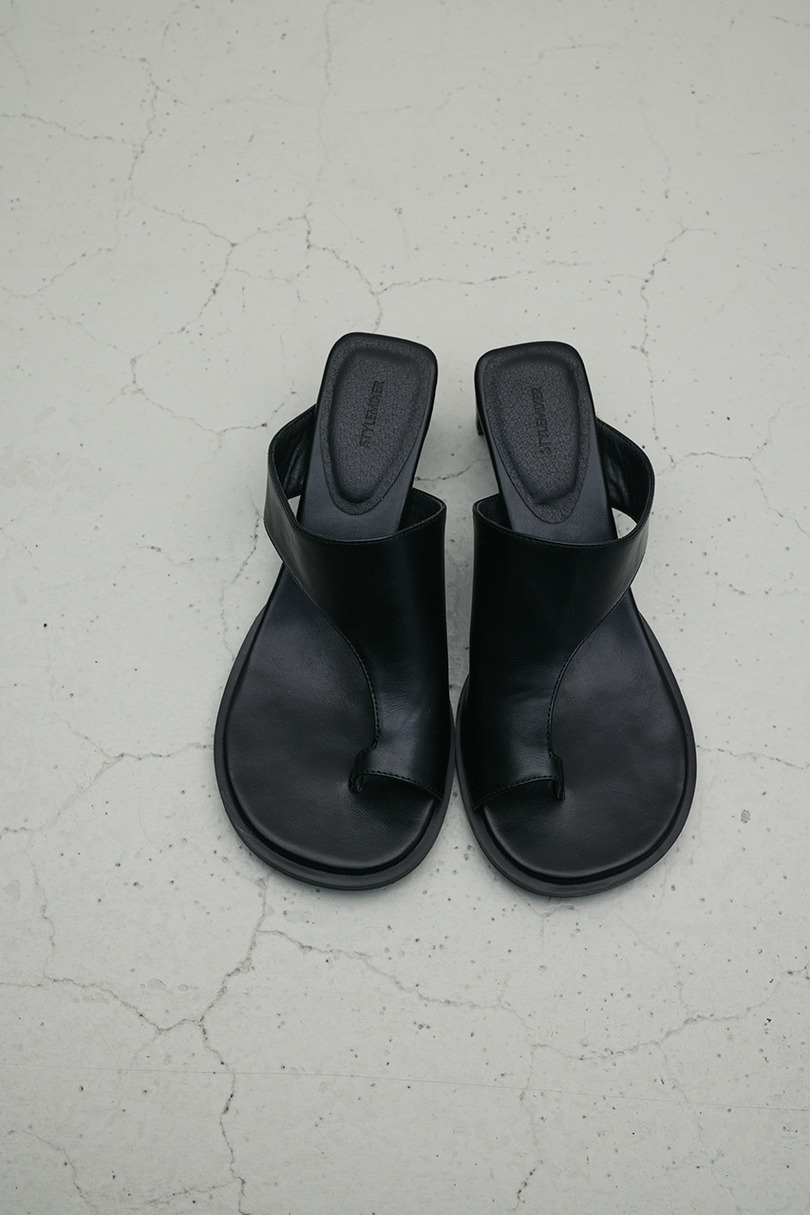 トングヒールサンダル