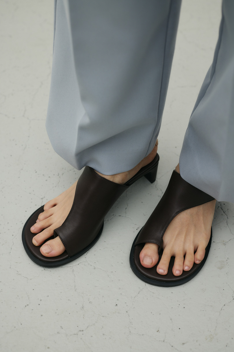 トングヒールサンダル