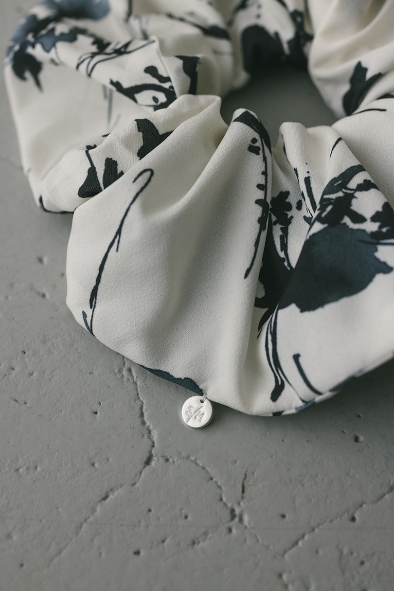 フラワープリントシュシュ 詳細画像 WHT 9