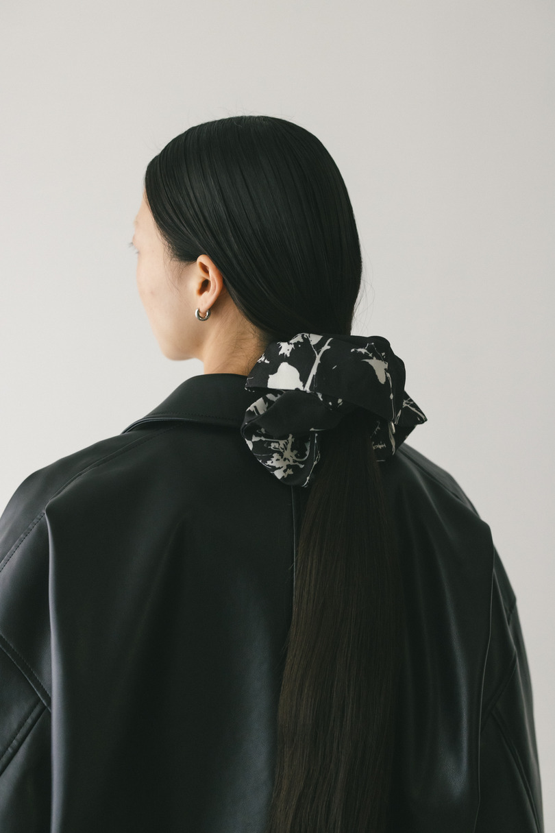 フラワープリントシュシュ