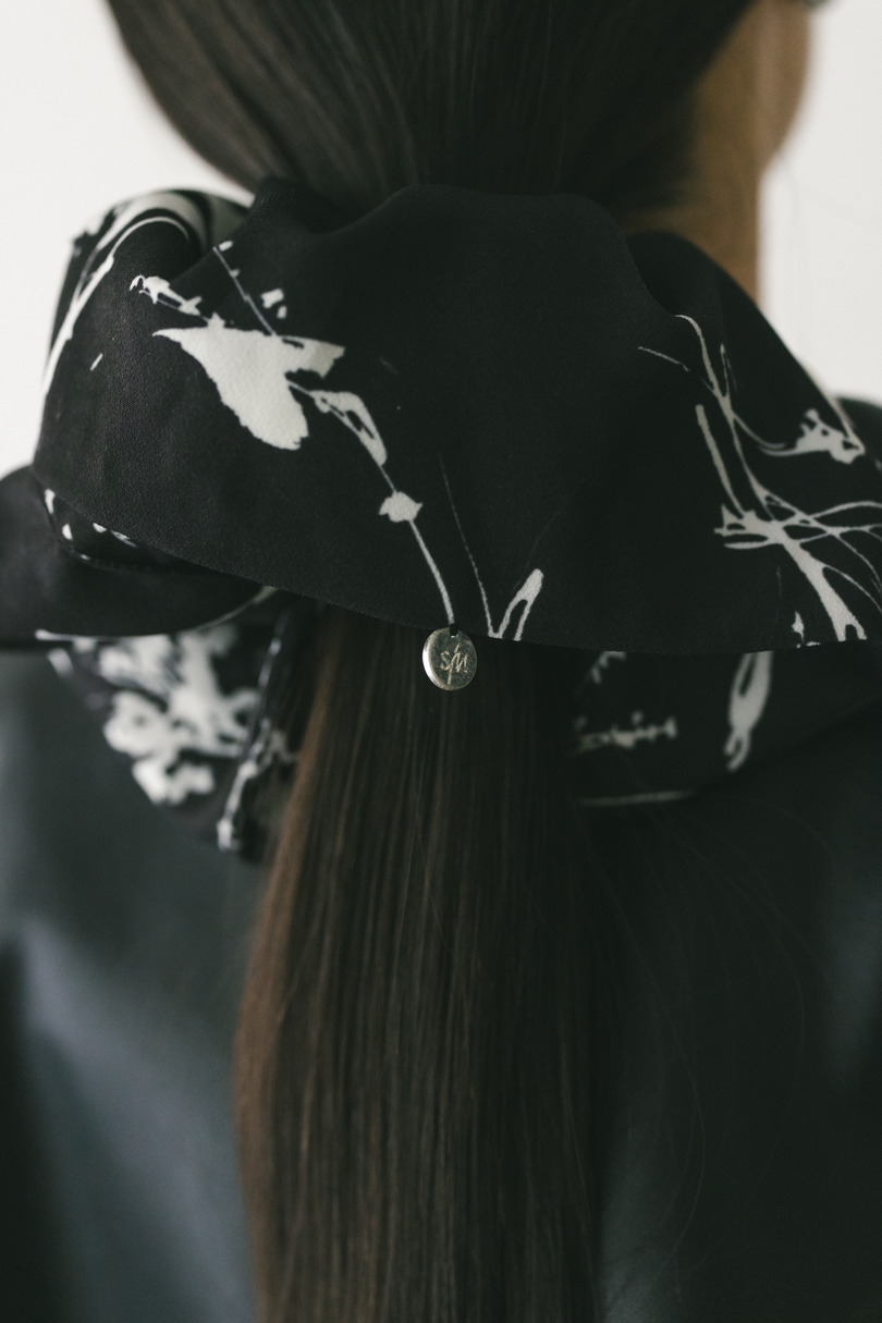 フラワープリントシュシュ 詳細画像 BLK 3