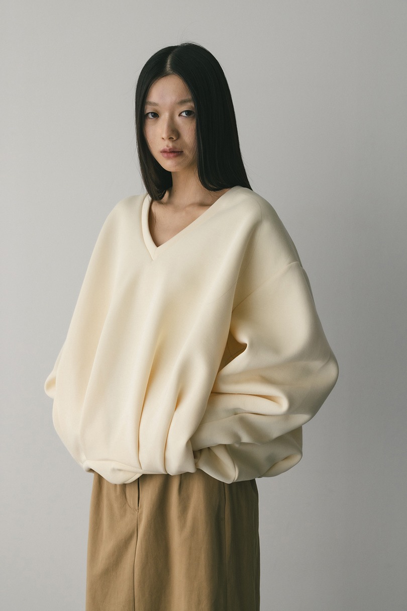 Vネックフォルムダンボールトップ