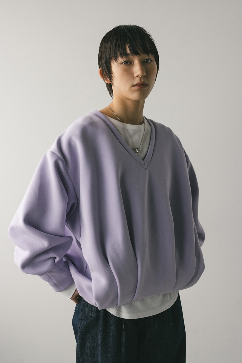 Vネックフォルムダンボールトップ