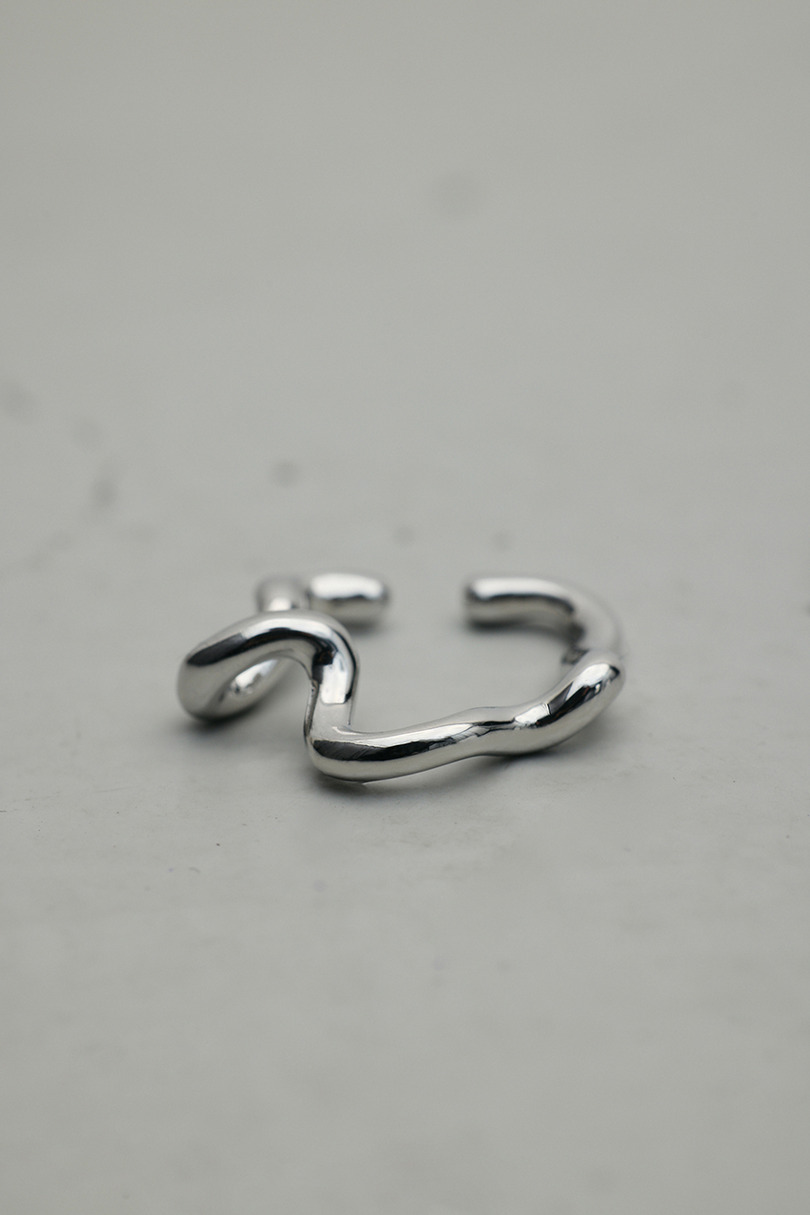 ウェーブラインイヤーカフ