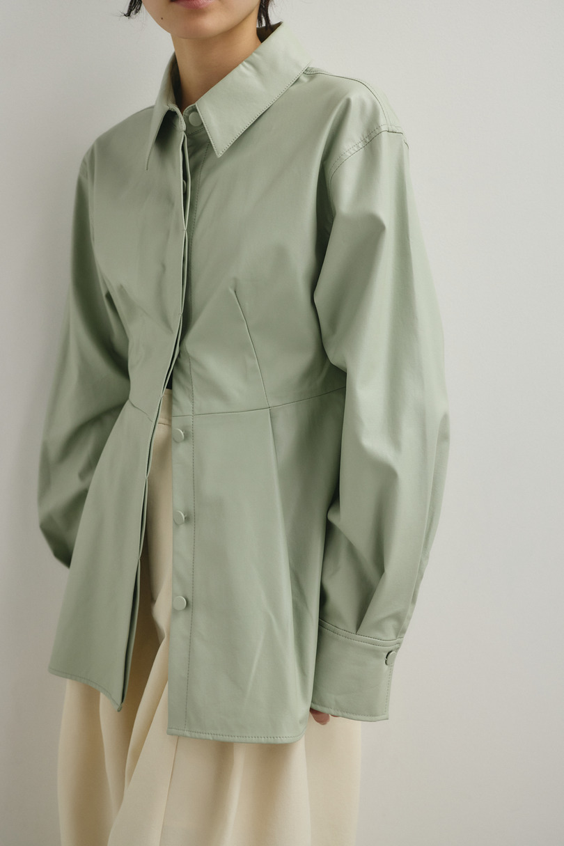 フェイクレザータックシャツ