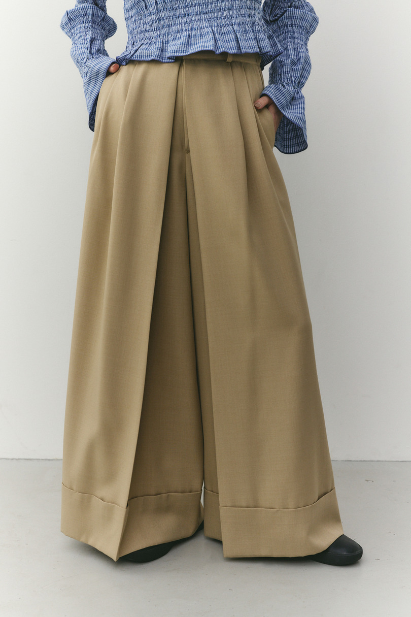 ディープタックワイドパンツ